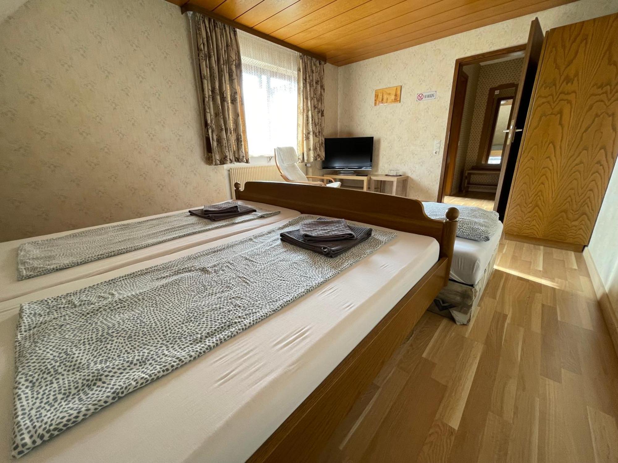 Beny Hotel Restaurant Hertingen Eksteriør bilde