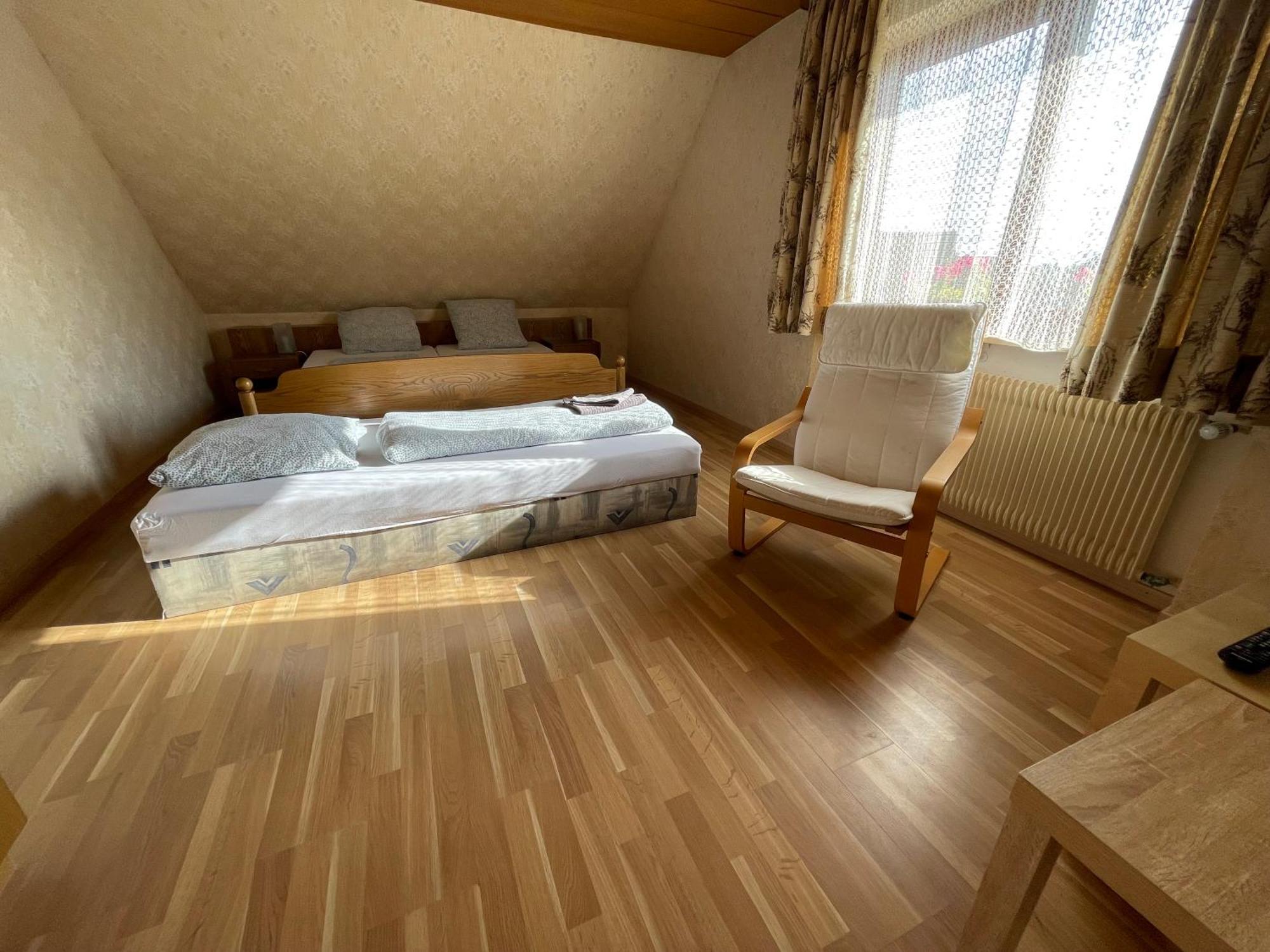 Beny Hotel Restaurant Hertingen Eksteriør bilde