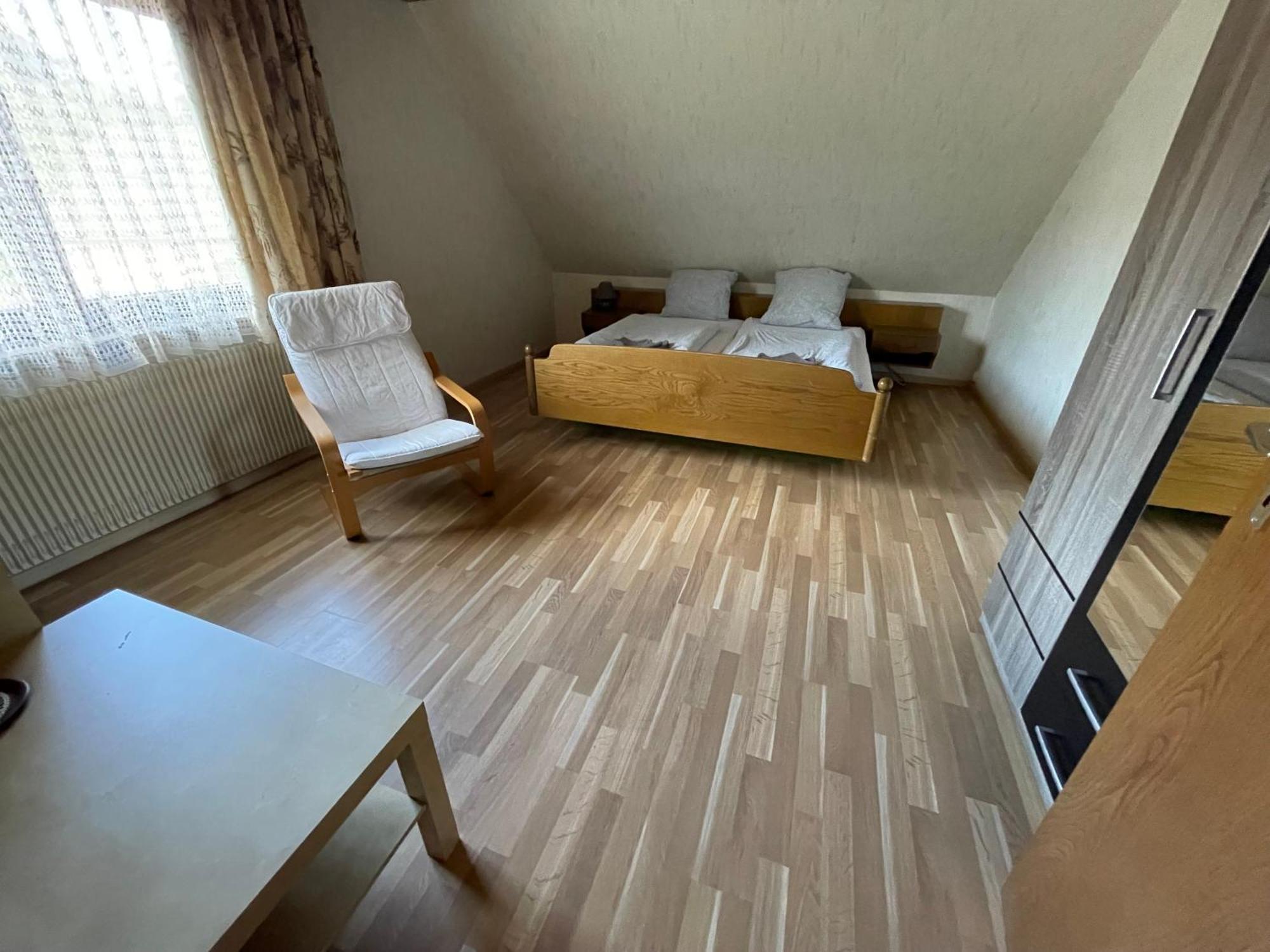 Beny Hotel Restaurant Hertingen Eksteriør bilde