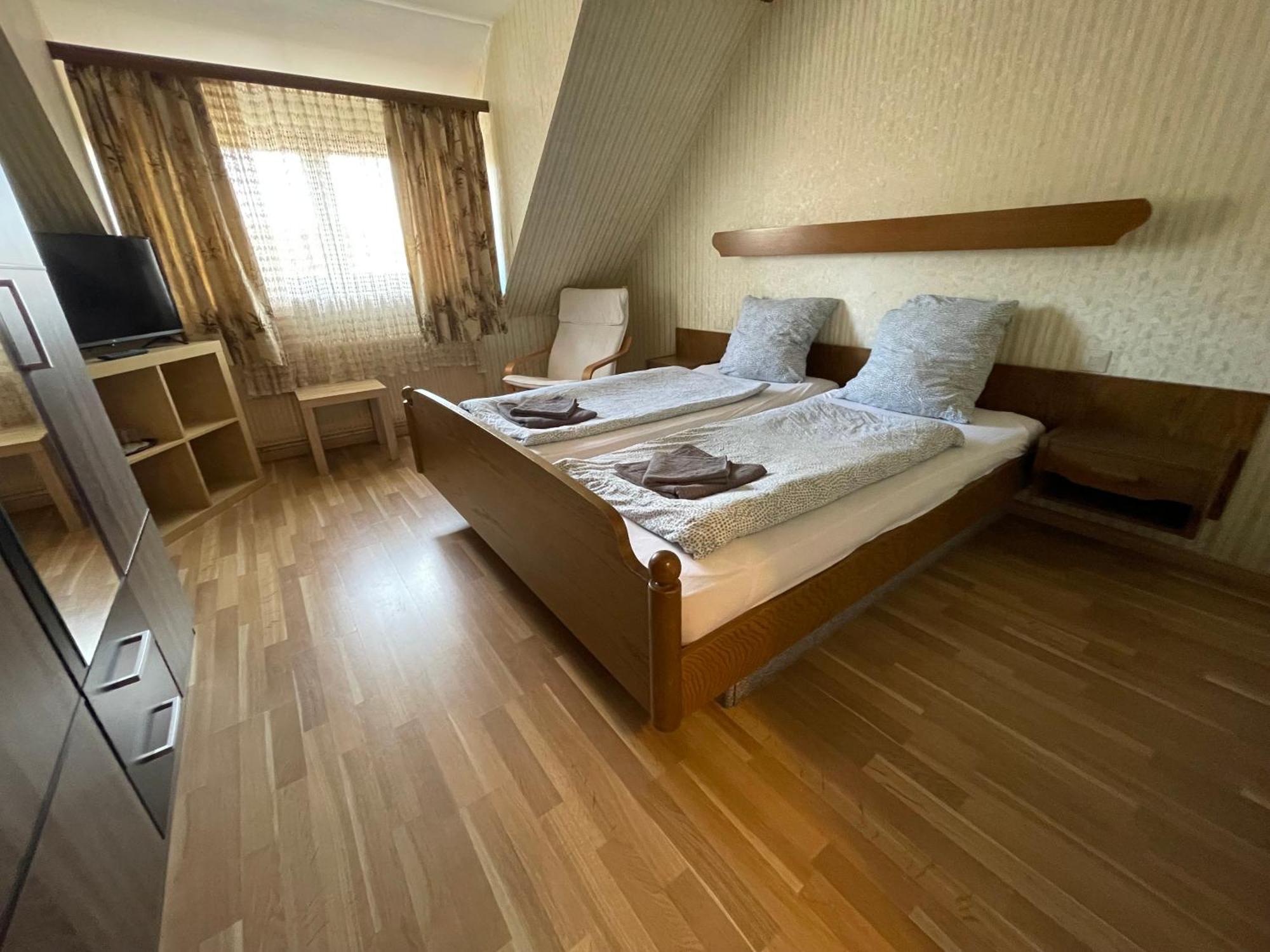 Beny Hotel Restaurant Hertingen Eksteriør bilde